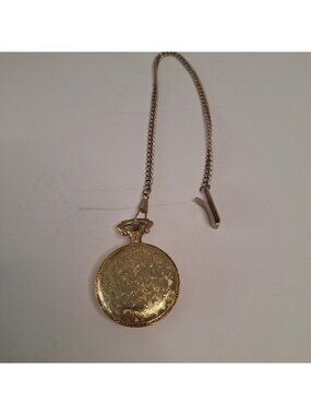 VINTAGE WRANGLER QUARTZ GOLD RAILROAD TRAIN POCKET WATCH SILVER FACE GOLD CHAIN